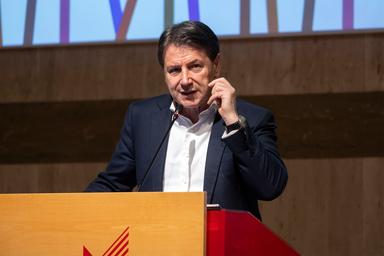 Conte, 'mi auguro più candidati alle primarie, non un duello rusticano'