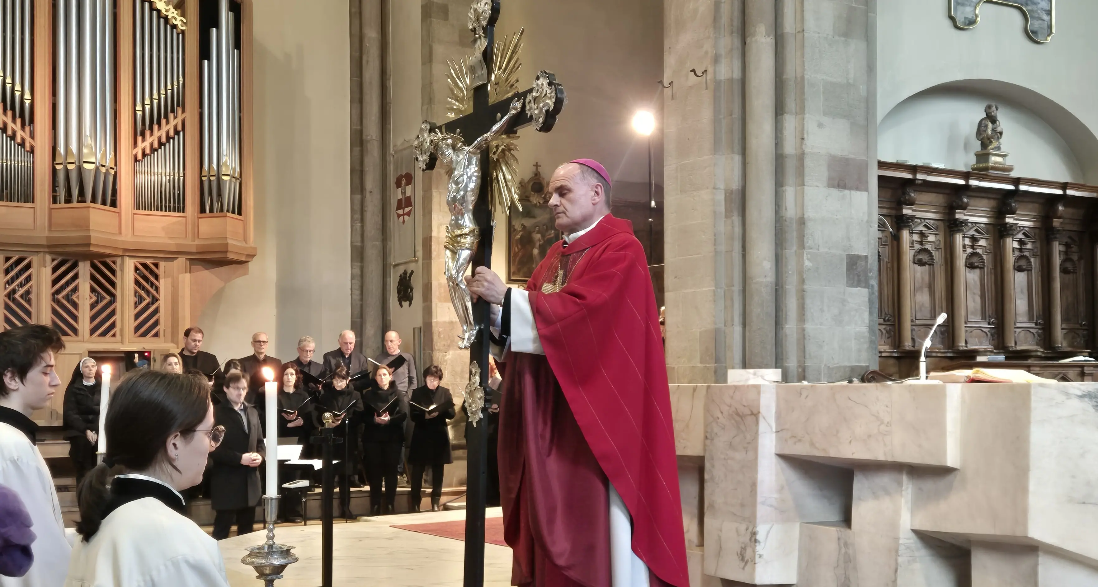 Il monito di Muser nel Venerdì Santo: «Non restiamo indifferenti»
