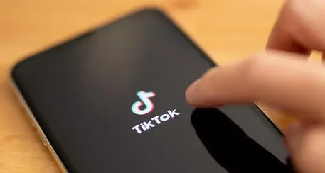 Prova estrema su TikTok, bimba di 10 anni in rianimazione