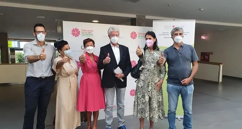 Covid, il sindaco di Bolzano Renzo Caramaschi “testimonial” per la quarta dose