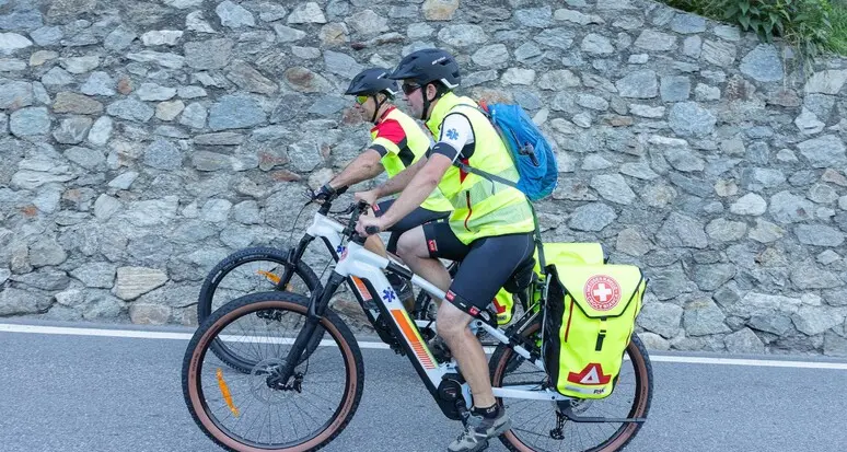 In Alto Adige la Croce bianca si muove anche in e-bike