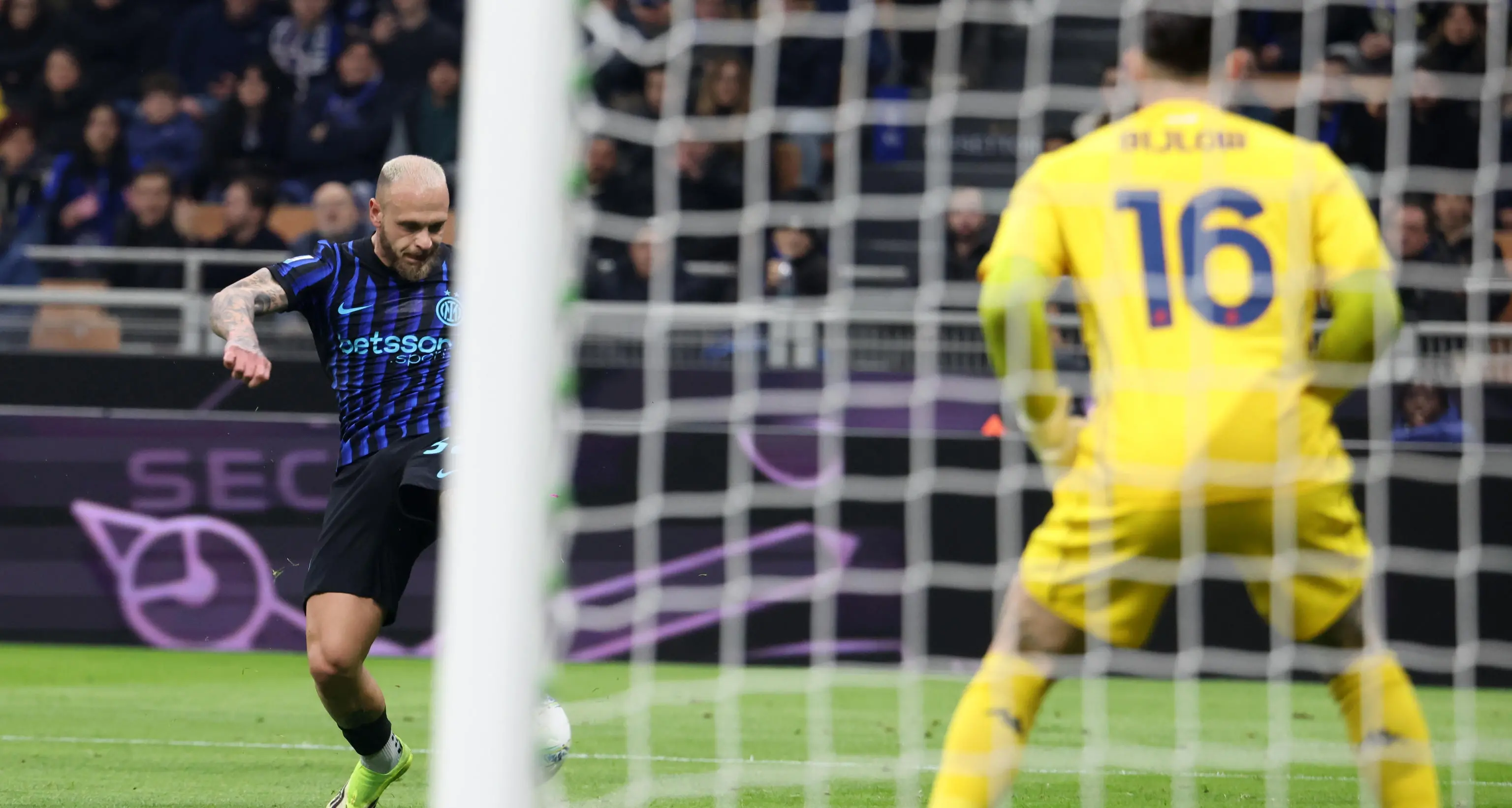Calcio: Dimarco, i miei sono bei numeri ma senza titoli contano poco