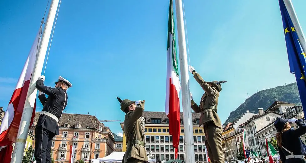 Festa del 2 giugno, cerimonie e onorificenze a Bolzano: due nuovi ufficiali e quattro cavalieri