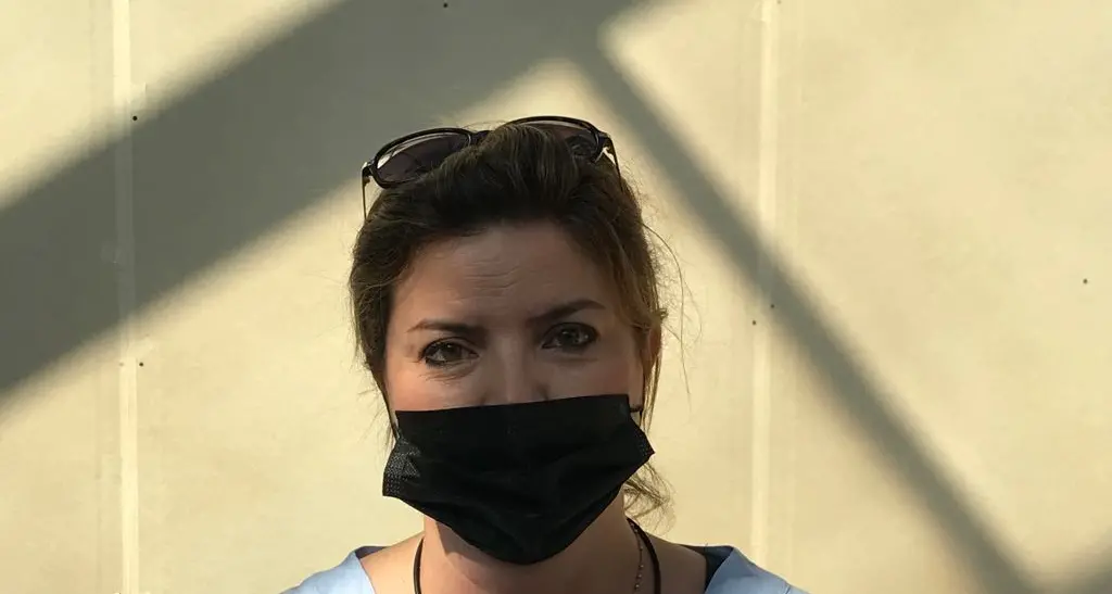 Bolzano, uomo tenta di rapinare studentessa diciottenne sull’autobus: nessuno interviene