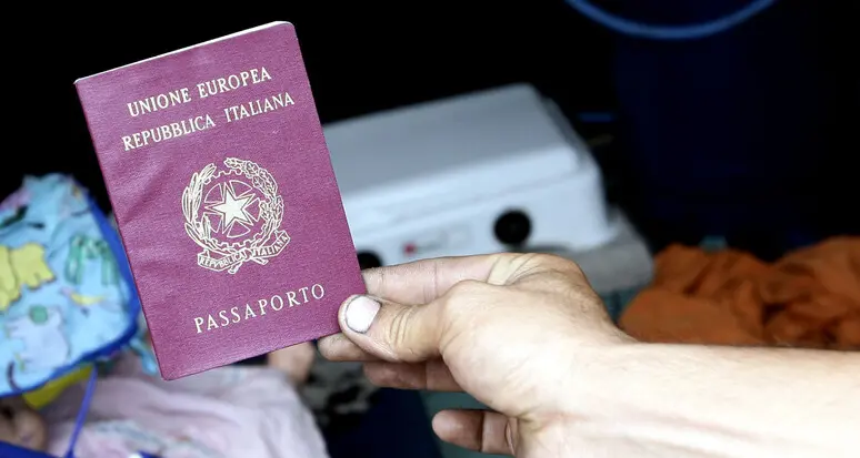 Passaporti, apertura straordinaria dell'agenda online