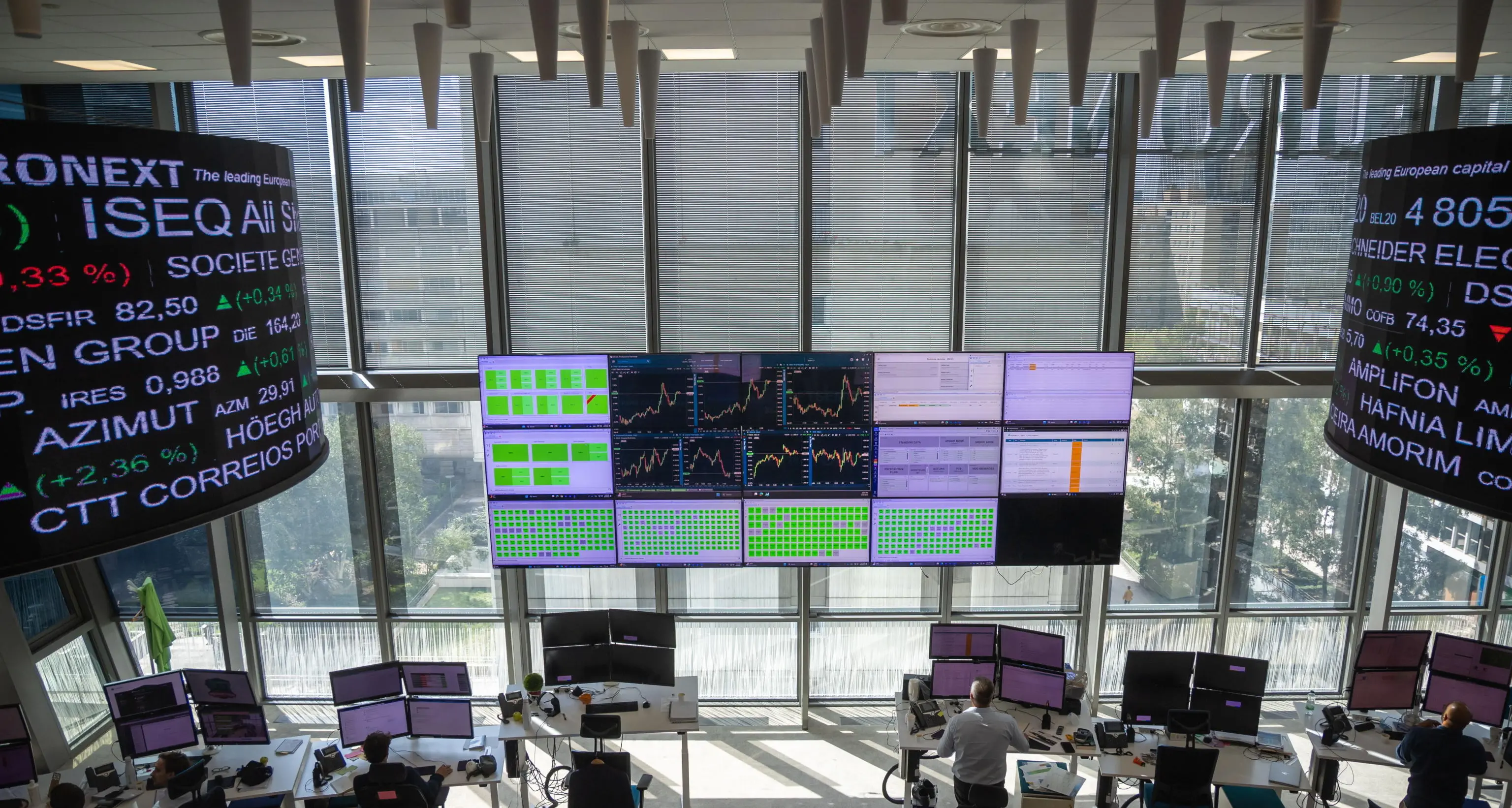 Borsa: Europa in ordine sparso, corre il Nasdaq, Milano +0,6%