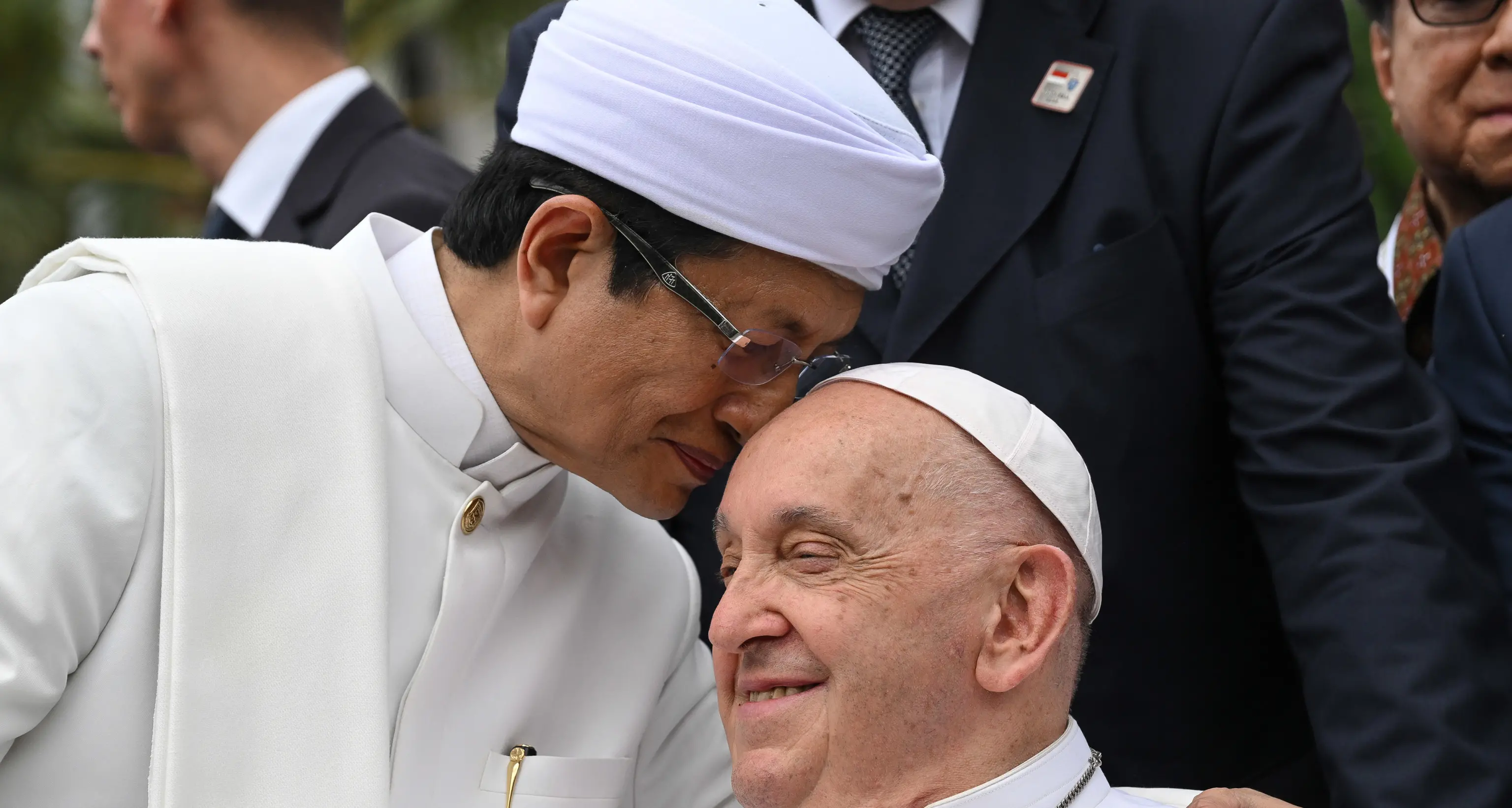 Papa: sconfiggere la cultura della violenza e dell'indifferenza