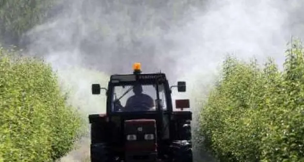 Pesticidi, due contadini mettono a rischio la pace Provincia-ambientalisti