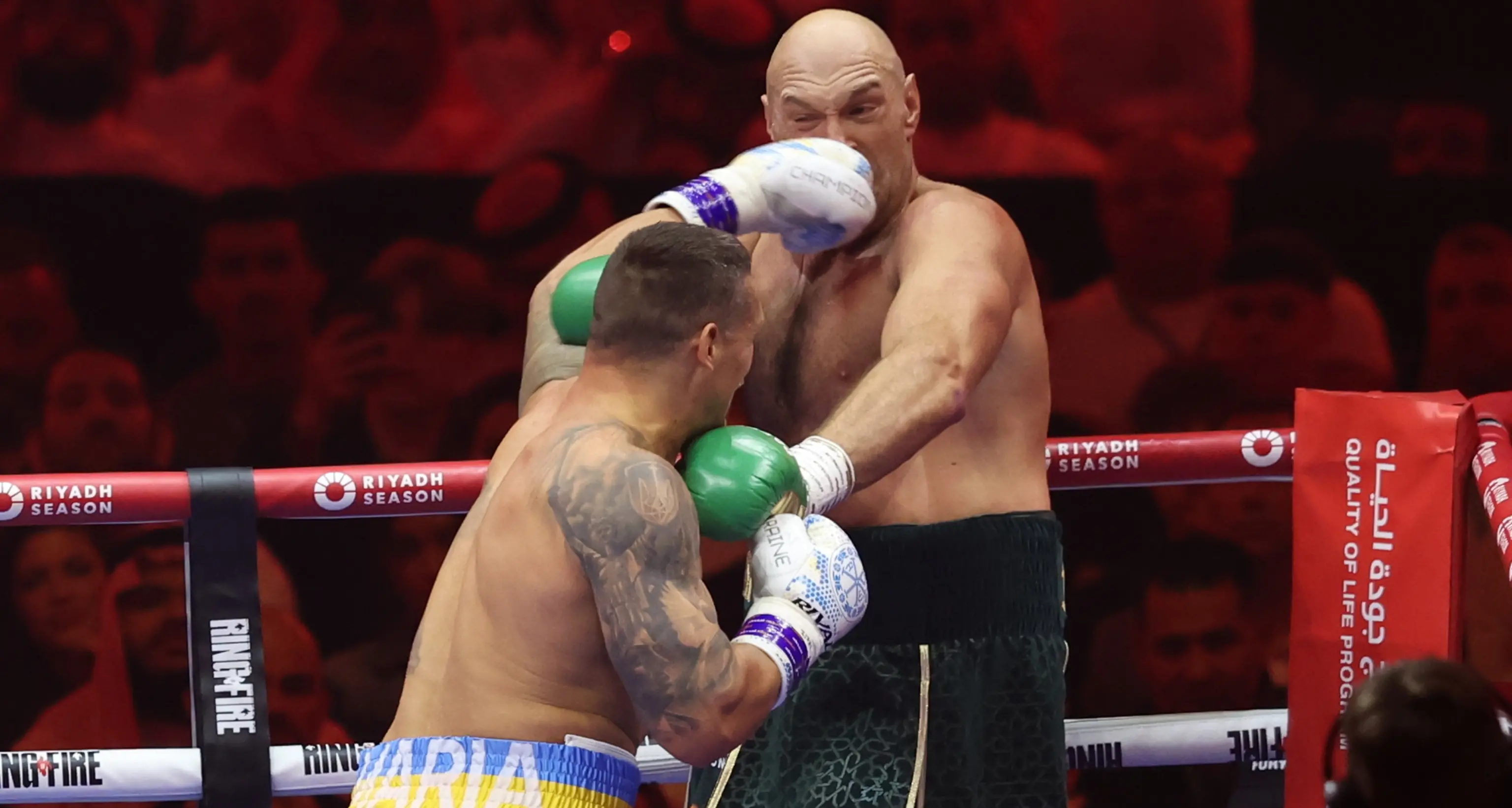 Boxe: ucraino Usyk batte Fury, è campione pesi massimi