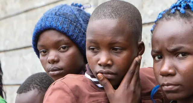 Kenya: minori offrono sesso in cambio di cibo e assorbenti