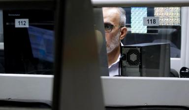 Borsa: Milano volatile, apre in rialzo e poi cede lo 0,15%
