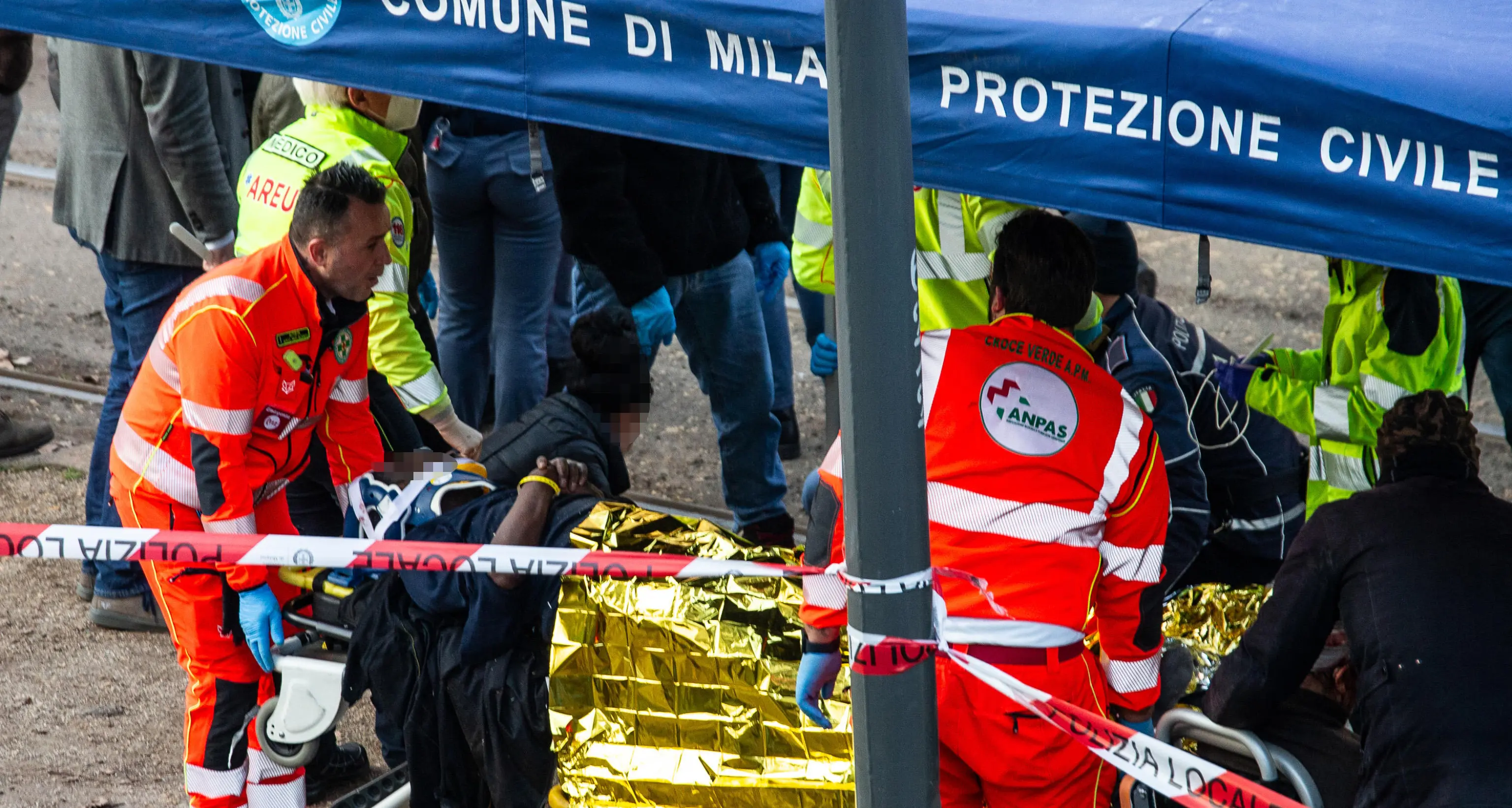 Il conducente del tram deragliato a Milano: 'Mi sono sentito male'