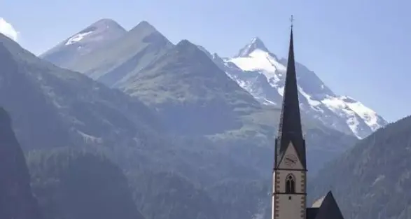 Coppia di austriaci esausti recuperata di notte dal Großglockner