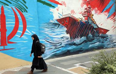 Pasdaran, 'abbiamo sequestrato un sottomarino Usa a Hormuz'