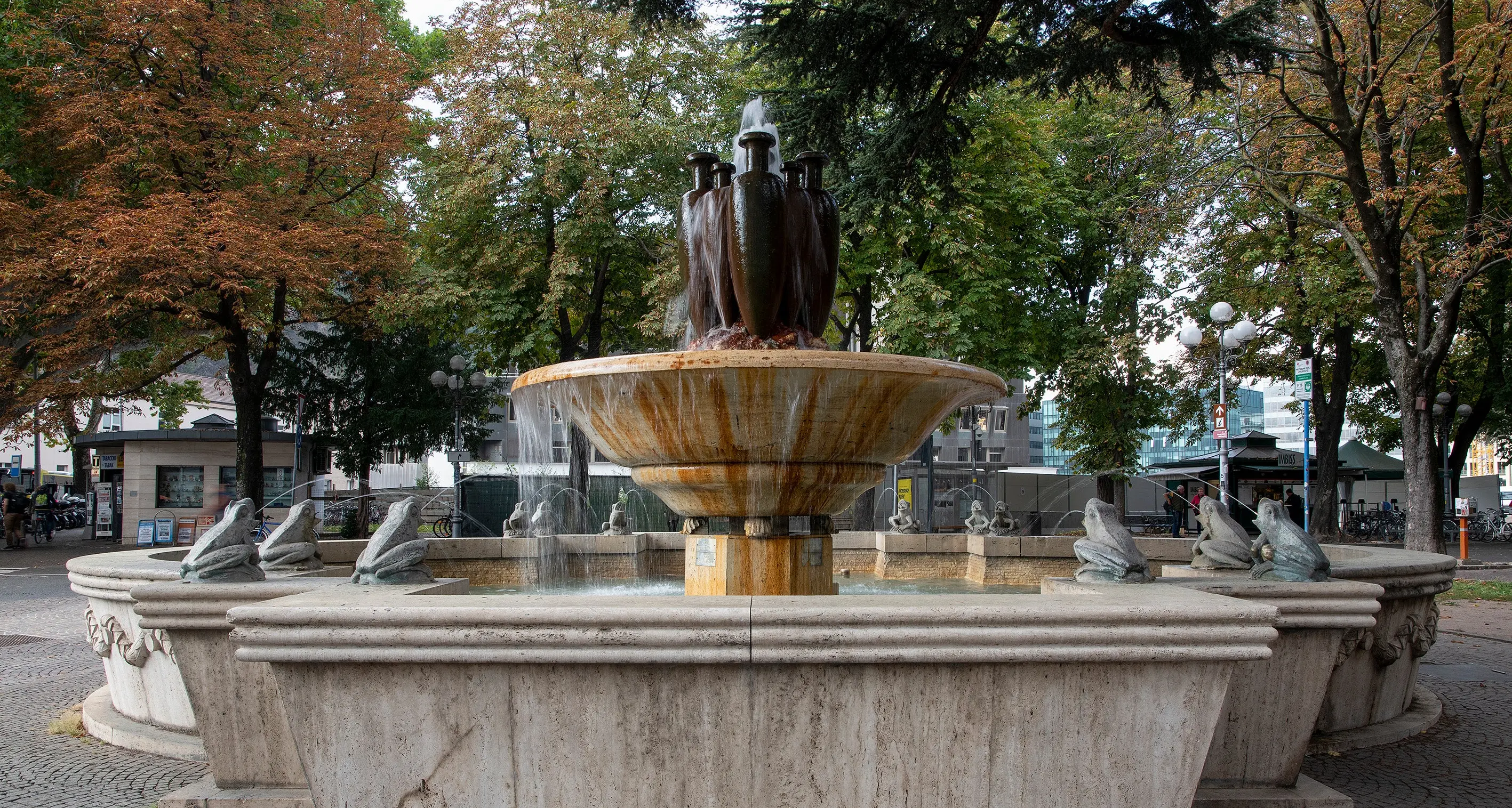 Bolzano, la fontana delle rane posta sotto tutela: pronto il progetto di restauro