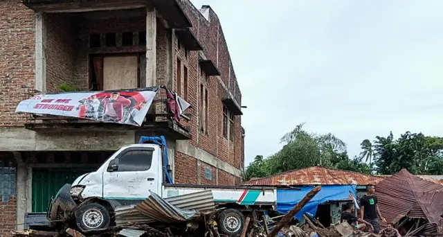 Indonesia: oltre 70 morti nelle inondazioni