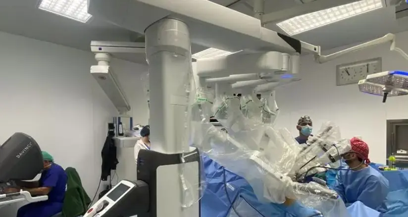 Il robot chirurgico “Da Vinci” fa il suo esordio all'ospedale di Bolzano