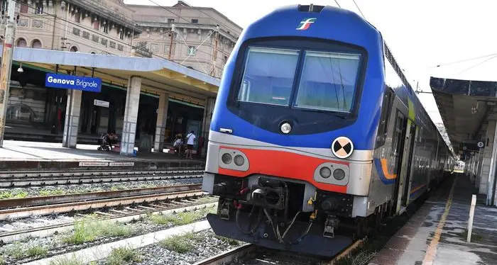 Genova, turisti “cacciano” i disabili (con posti riservati) dal treno