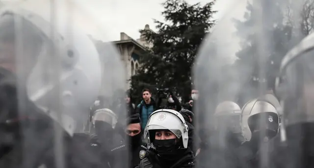 Istanbul: arresti prima della manifestazione dell'8 marzo