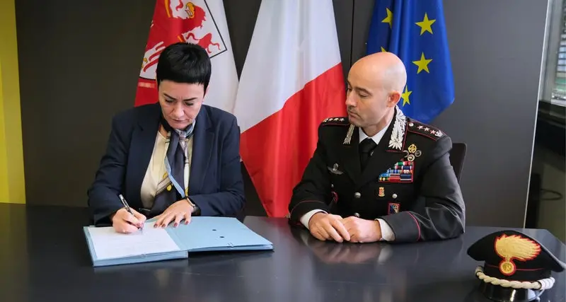 Accordo fra la Provincia di Bolzano e i carabinieri: sostegno per l’acquisto di attrezzature