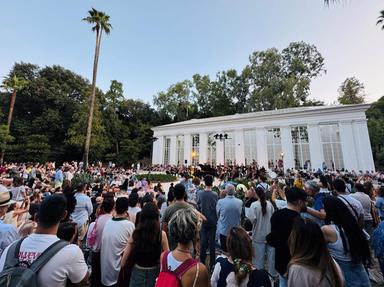 All'alba alla Reggia di Caserta, tutti in fila per il concerto alle luci del mattino