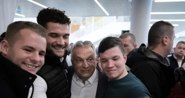 Ungheria: Orban vota,'solo con me sicuri in tempo di guerra'