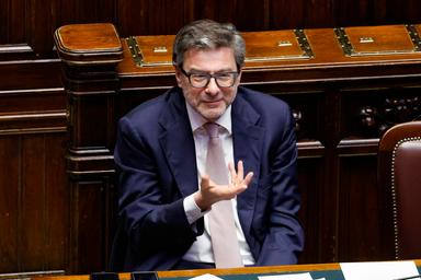 Giorgetti, l'economia cresce nonostante il contesto negativo