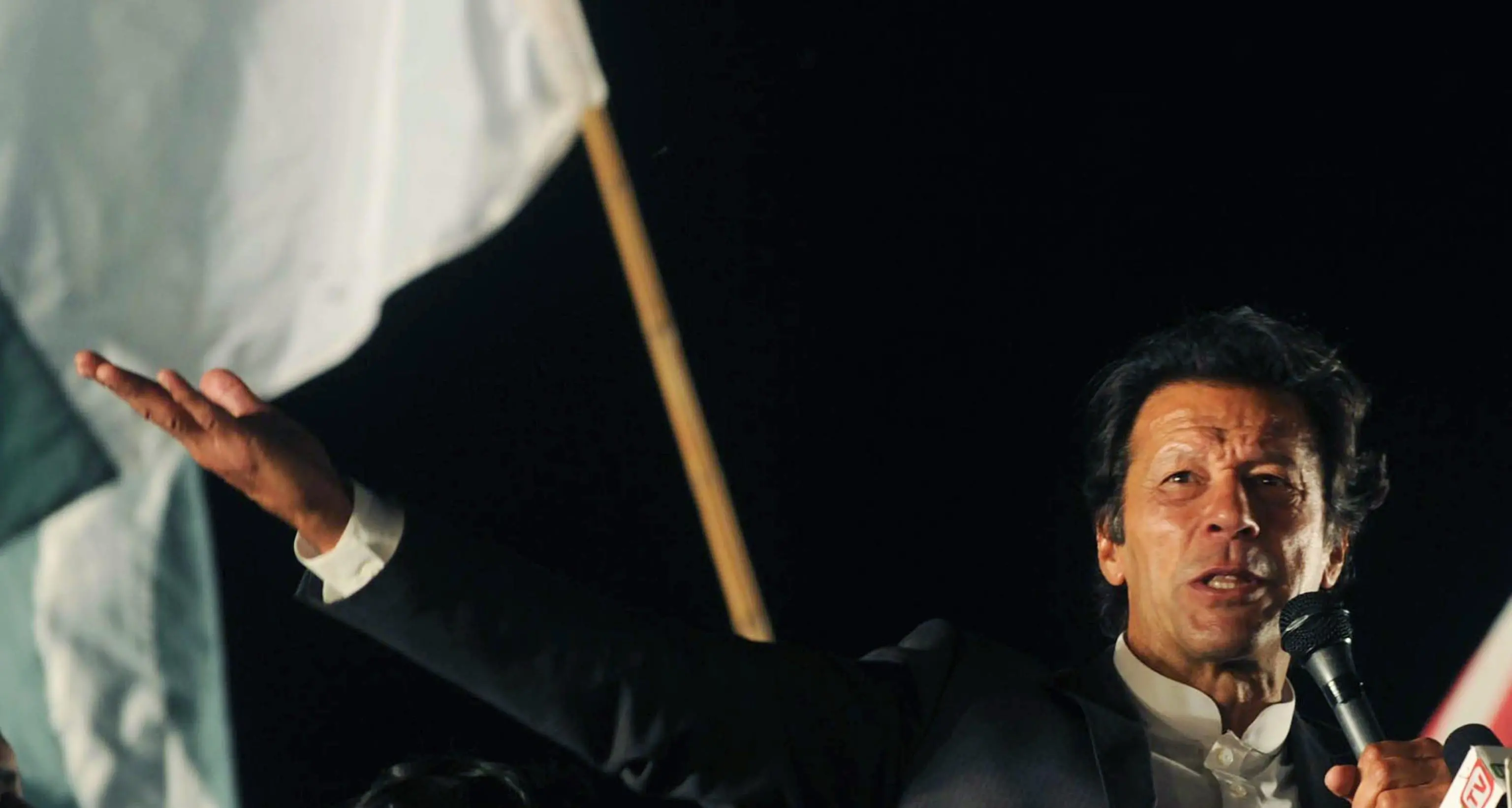 Pakistan: divulgazione atti segreti,incriminato ex premier