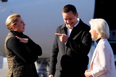 Ue, pacchetto di investimenti a 200 milioni di euro per la Groenlandia