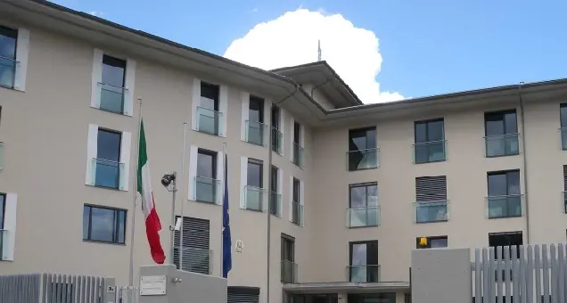 “E’ un cliente abituale”, barista pusterese multata dalla Finanza: non aveva controllato il Green pass