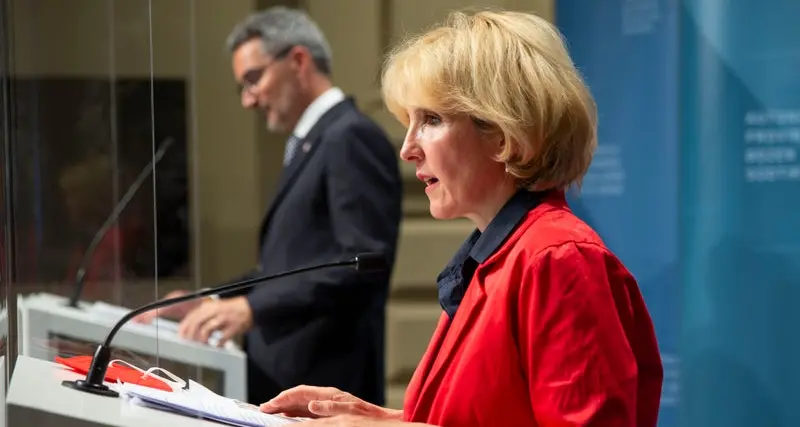 Deeg: “Donne sottorappresentate in politica e nelle posizioni di comando”. Kompatscher: “Lavorare ogni giorno per ridurre le disuguaglianze”