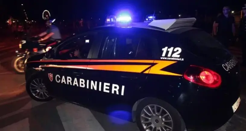 Sballo organizzato alla festa techno: i carabinieri sequestrano la droga e arrestano un 19enne