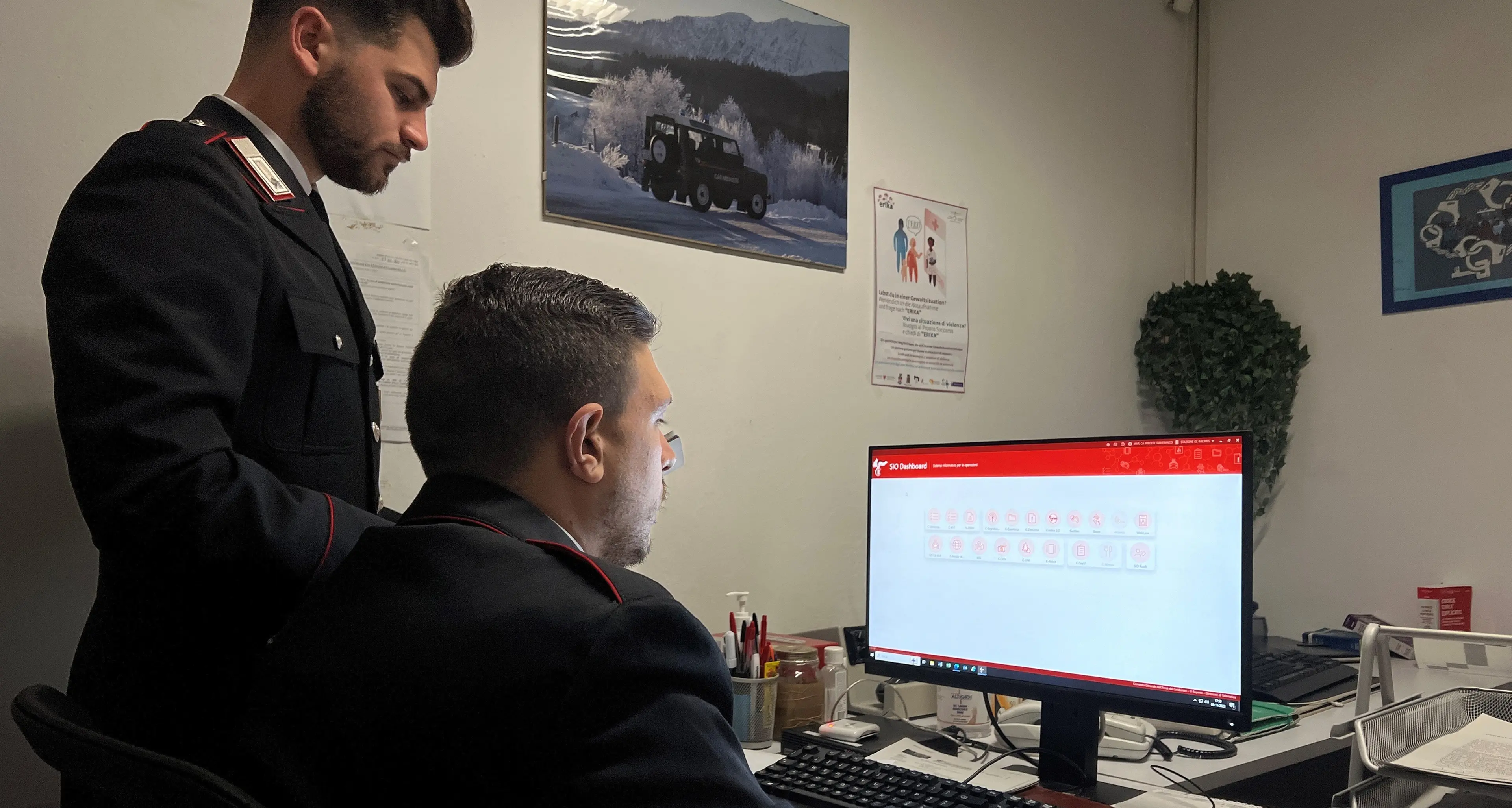 Finti agenti della polizia postale facevano versare denaro su conti esteri