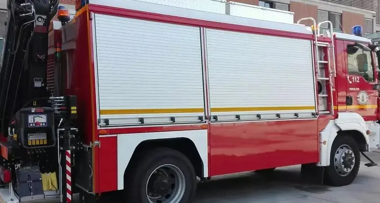 Tetto in fiamme a Magrè, due feriti lievi