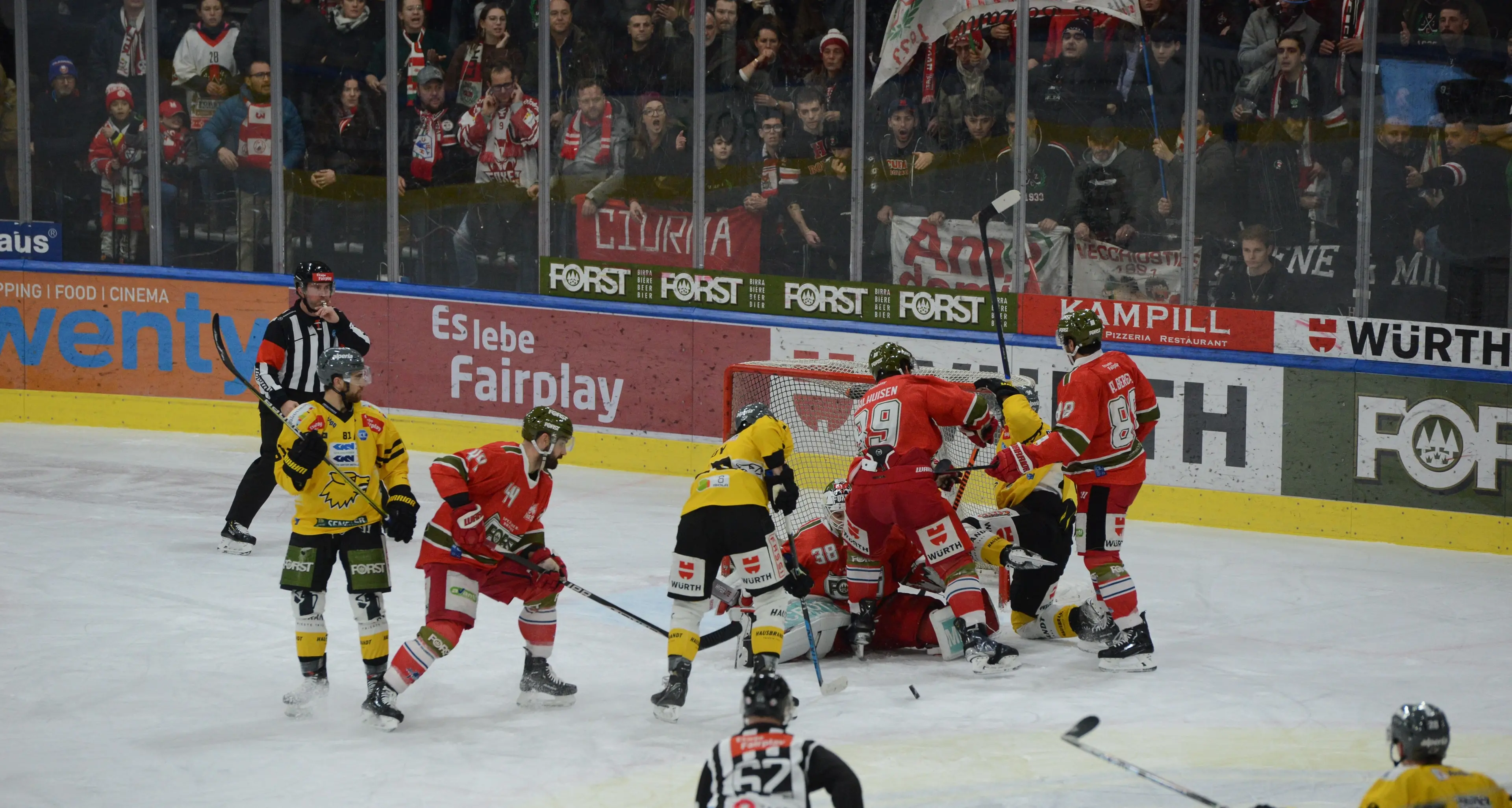 I Foxes conquistano un altro derby: 4-1 al val Pusteria