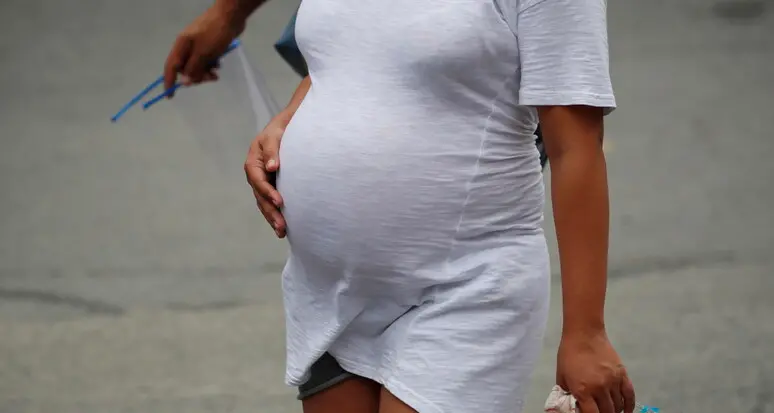 Donne incinte e con dipendenze, l’associazione Hands offre sostegno a madri e neonati