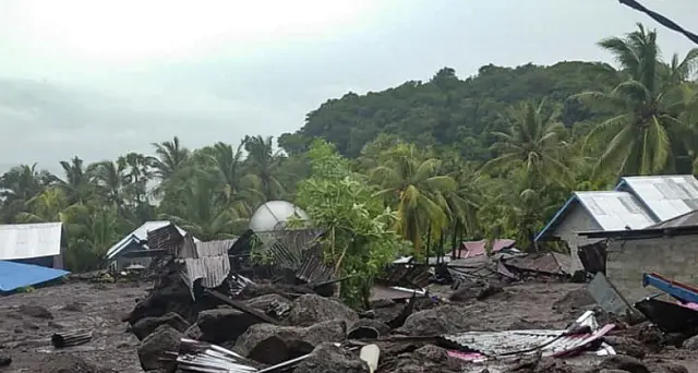 Indonesia: inondazioni su isola di Flores, 44 morti