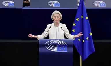 L'Ue approva il Kids Act, 'divieto dei social per gli under 13'