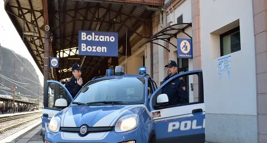 Treni e stazioni, in un mese in Alto Adige identificate 1875 persone: 15 denunciati dalla Polfer