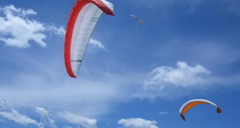 Parapendista altoatesino cade sul monte Valinis: grave ma salvo