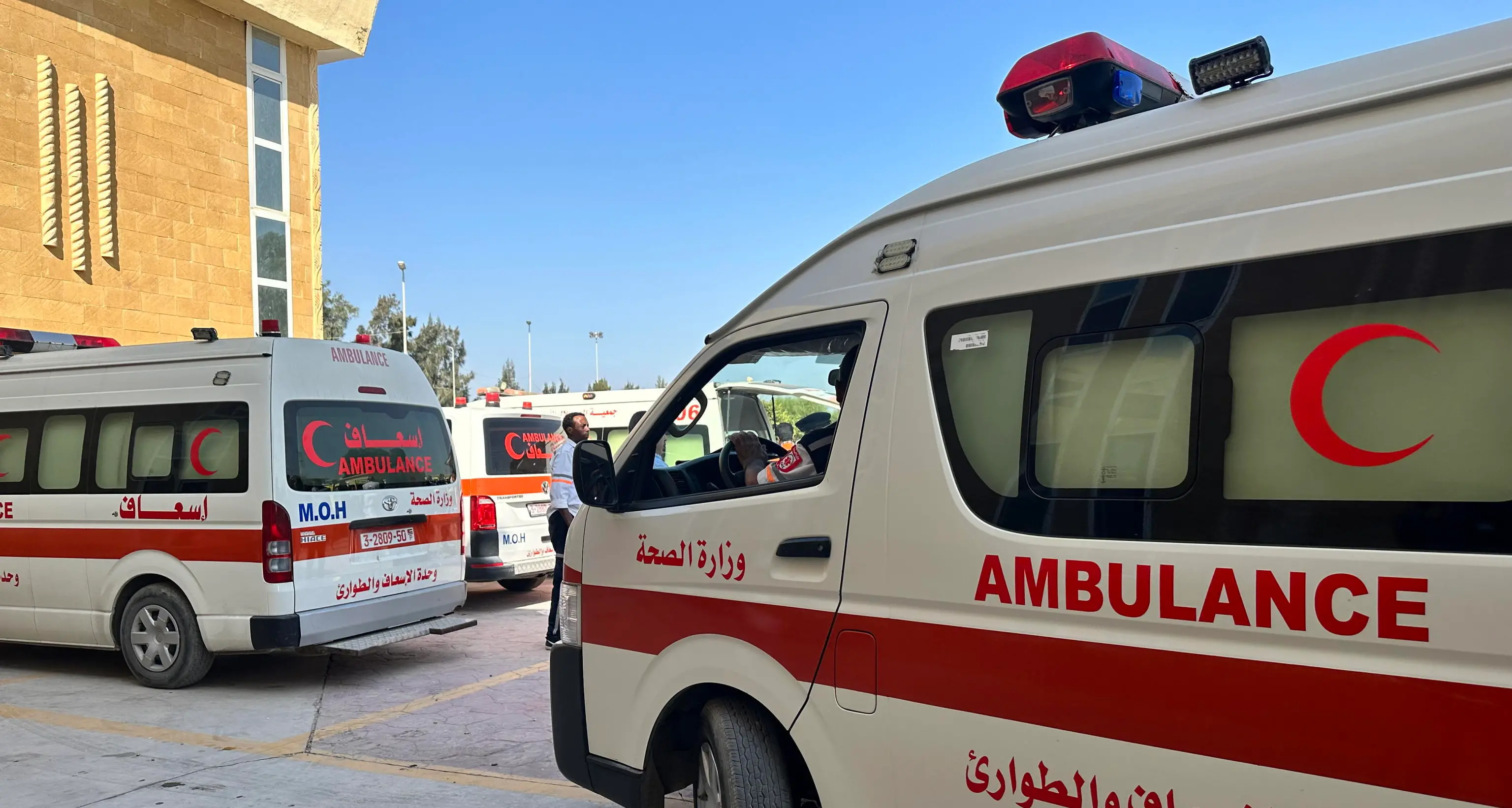 Libano: 4 feriti in un raid israeliano su due ambulanze a sud