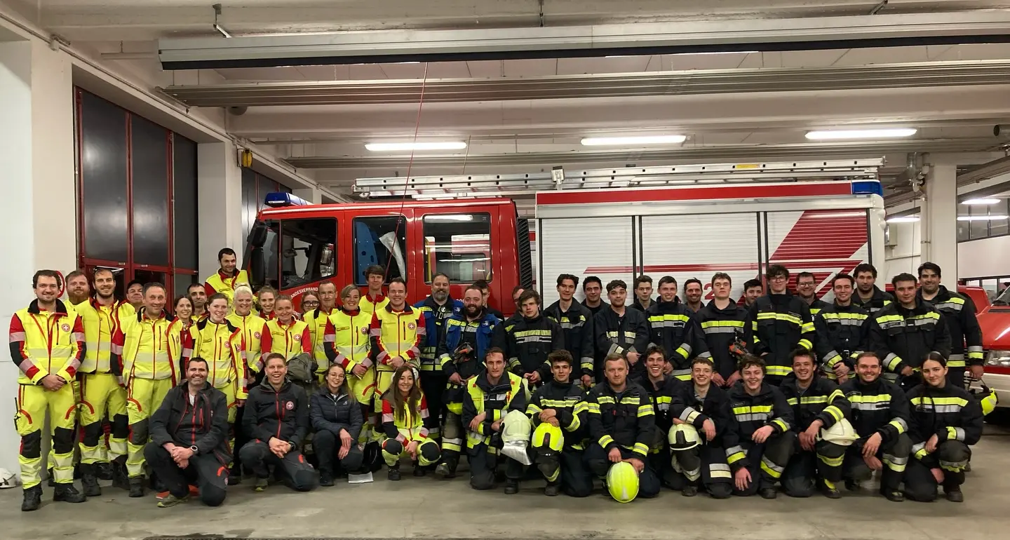 Esercitazione notturna congiunta: vigili del fuoco e Croce Bianca