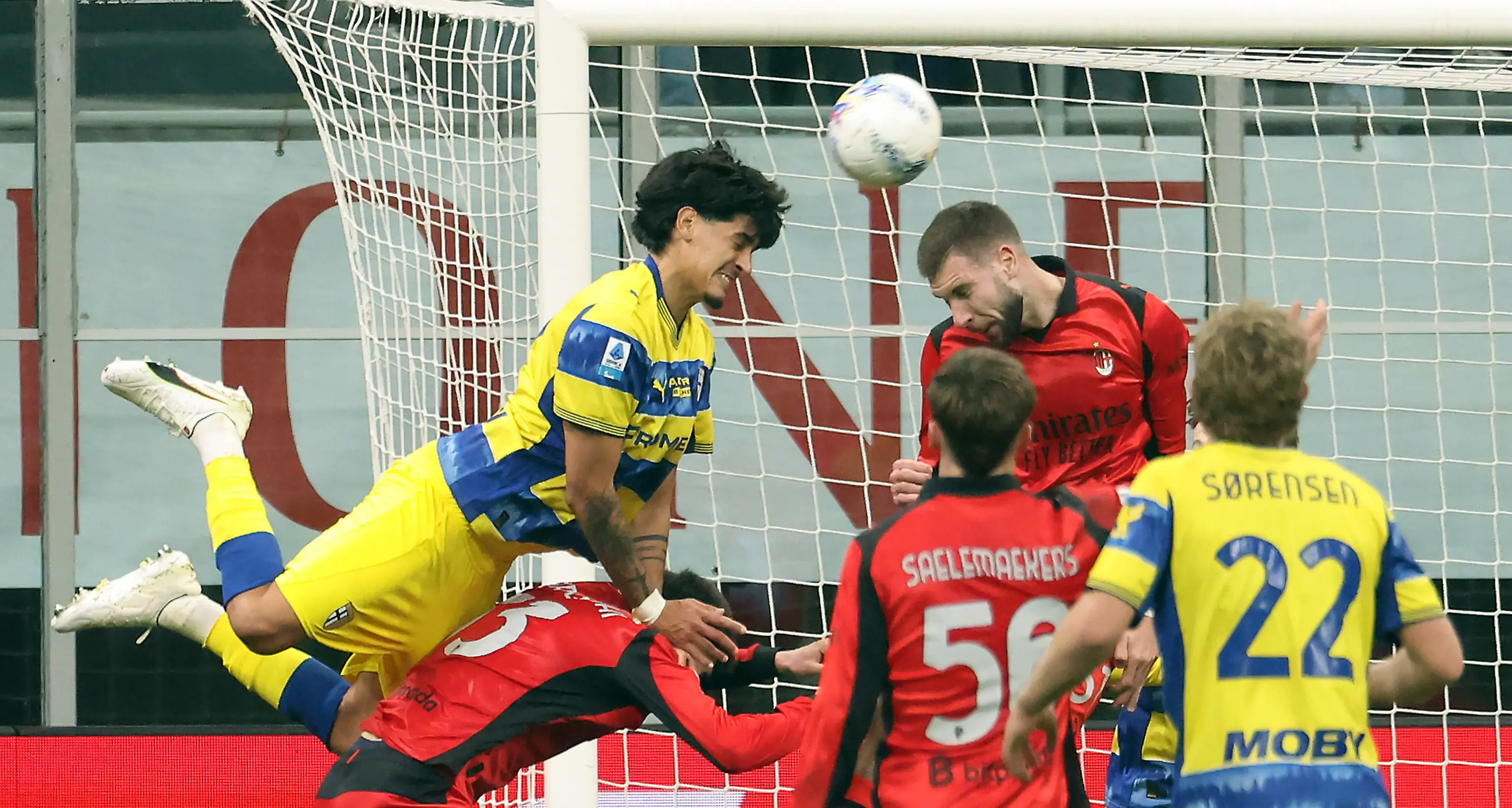 Serie A: Milan-Parma 0-1, l'Inter prima è a +10