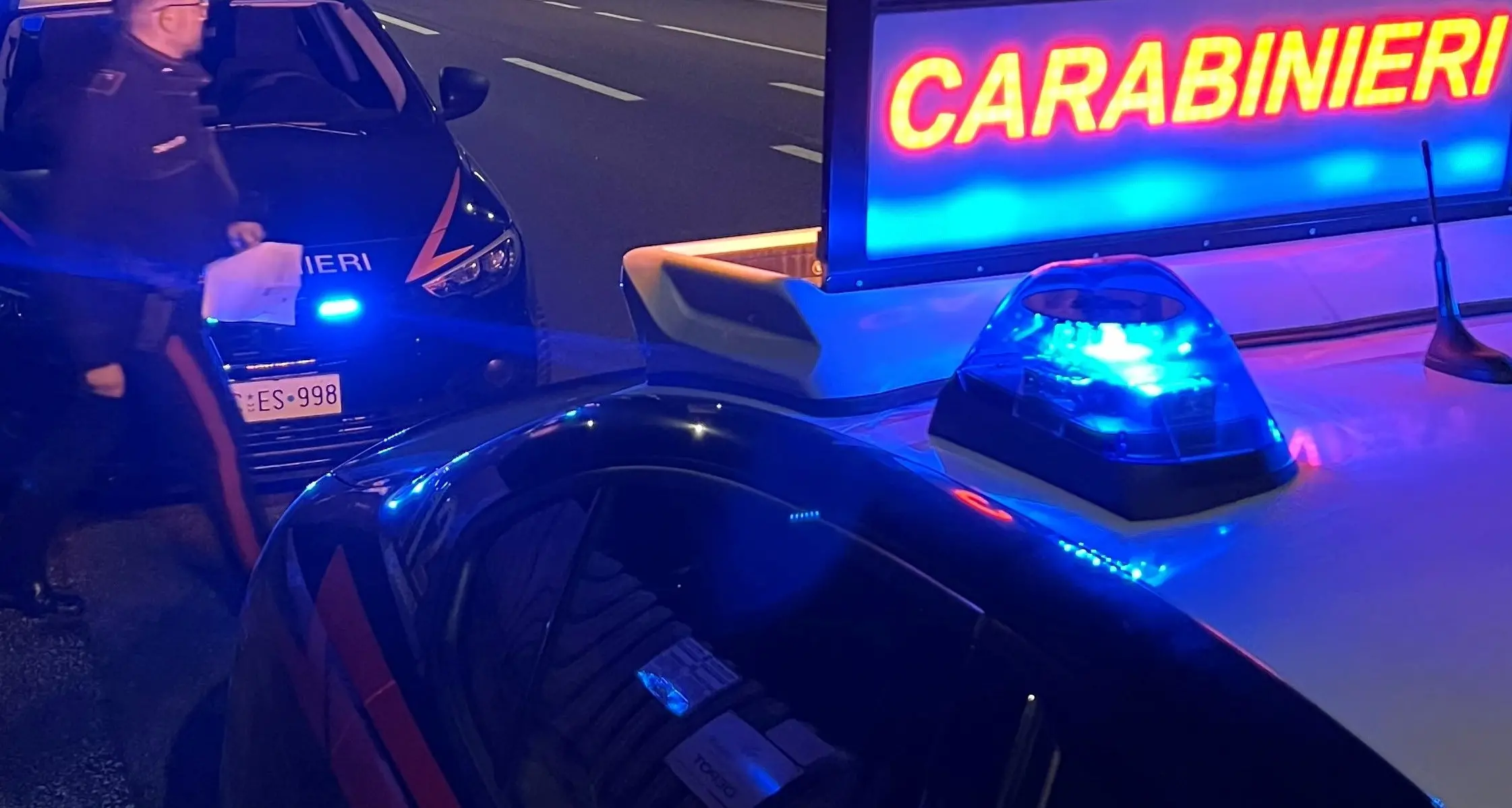 Era agli arresti domiciliari, sorpreso alla fermata delle corriere