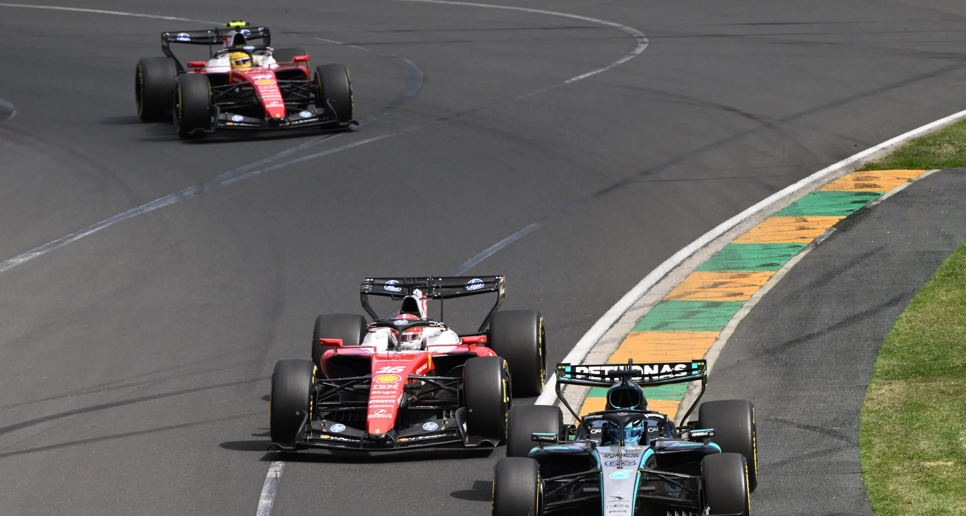 F1: Australia; vince la Mercedes di Russell, terza la Ferrari di Leclerc