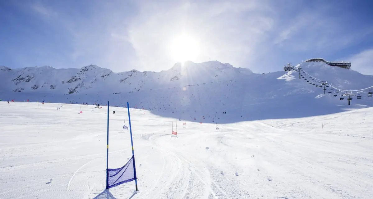 La Val Senales è già pronta: domani aprono gli impianti, ma solo per chi ha il Green Pass