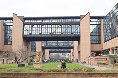 Tredicenne abusata, insulti e minacce social alla gip di Torino