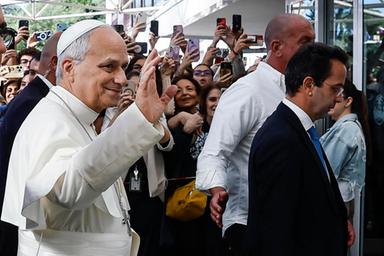 Papa Leone XIV 'intollerabile che il pane sia un privilegio'