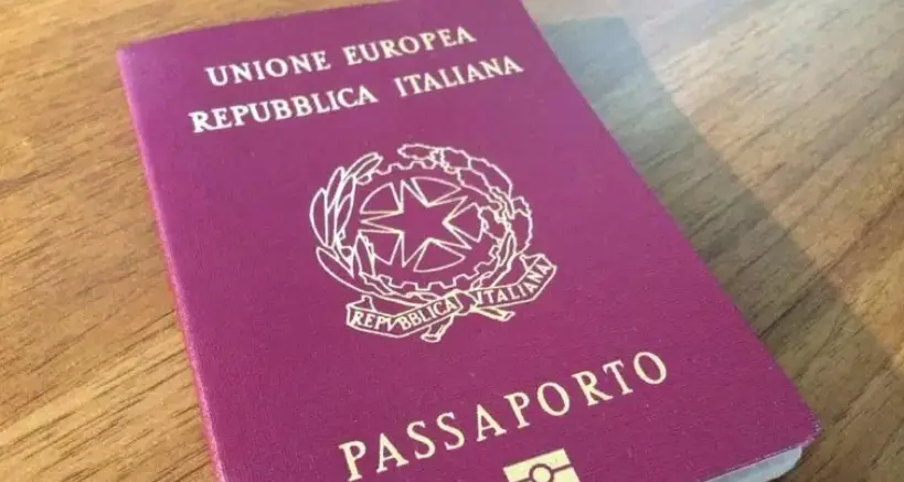 Quattro impiegati provinciali in questura per accorciare i tempi sui passaporti