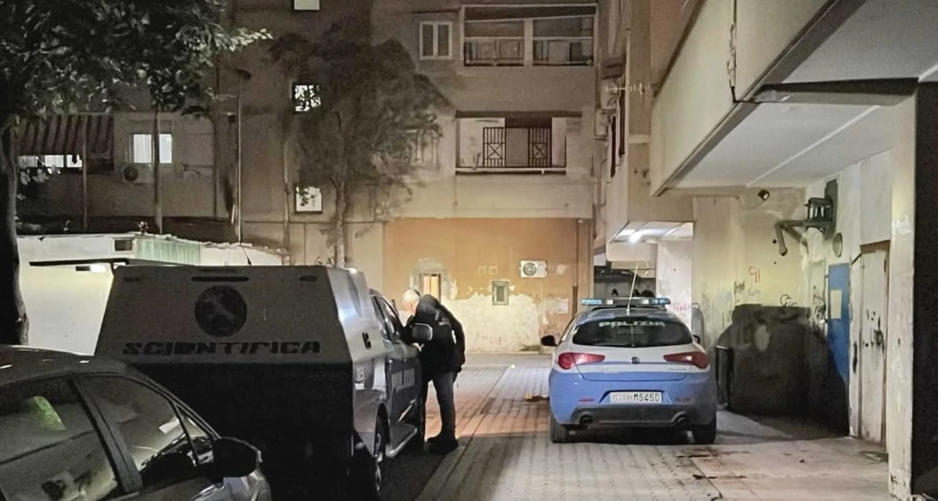 Giovane uccisa a Napoli: in corso le ricerche del fratello